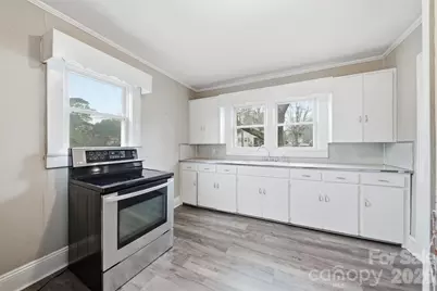 2036 4th Street NE, Hickory, NC 28601 - Photo 17