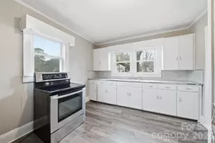 2036 4th St NE, Hickory, NC 28601 - Photo 17