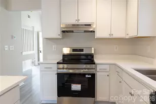 6803 Juniper Tree St, Charlotte, NC 28215 - Photo 5