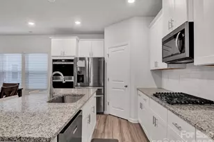 300 Cedar Knoll Cir, Pineville, NC 28134 - Photo 1