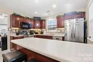 8376 Rudolph Rd, Charlotte, NC 28216 - Photo 17