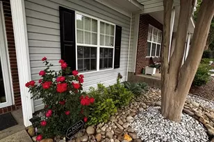 8376 Rudolph Rd, Charlotte, NC 28216 - Photo 5