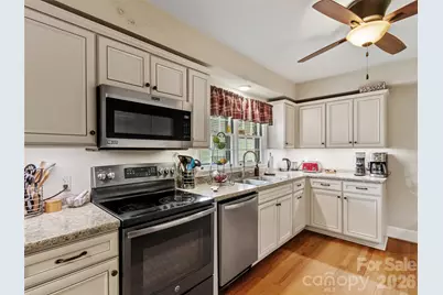 506 W Main Street, Burnsville, NC 28714 - Photo 21