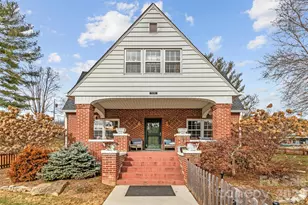 506 W Main St, Burnsville, NC 28714 - Photo 1