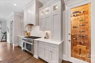 2800 Wintergreen Dr, Charlotte, NC 28211 - Photo 13