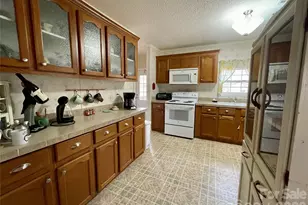 23 Mahan Ln, Waynesville, NC 28786 - Photo 9