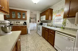 23 Mahan Ln, Waynesville, NC 28786 - Photo 11