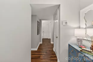 3805 Colony Crossing Dr, Charlotte, NC 28226 - Photo 3