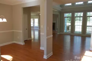 6223 Hickory Cove Ln, Charlotte, NC 28269 - Photo 3