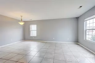 4024 Larkhaven Village Dr, Charlotte, NC 28215 - Photo 9