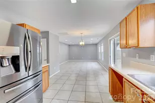 4024 Larkhaven Village Dr, Charlotte, NC 28215 - Photo 7