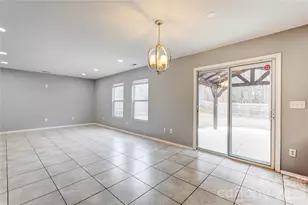 4024 Larkhaven Village Dr, Charlotte, NC 28215 - Photo 15