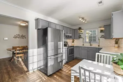 3113 Selwyn Farms Lane, Charlotte, NC 28209 - Photo 11