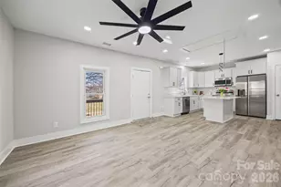 105 Grant St, Gastonia, NC 28052 - Photo 9