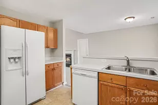 7901 Maple Valley Pl, Charlotte, NC 28210 - Photo 7