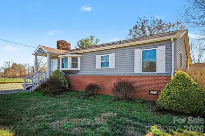 410 E Indiana Avenue, Bessemer City, NC 28016 - Photo 1