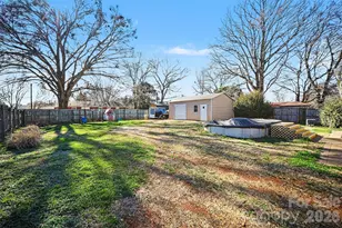 410 E Indiana Ave, Bessemer City, NC 28016 - Photo 25