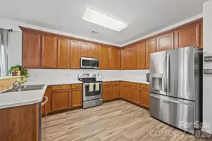 2133 Seabrook Ln, Fort Mill, SC 29715 - Photo 7