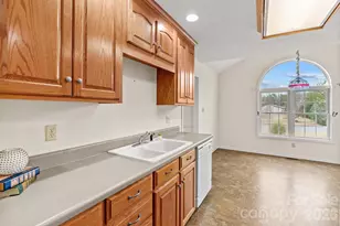 1082 Kingsway Dr, Salisbury, NC 28146 - Photo 21