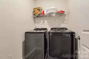 7125 Maple Run Cir, Charlotte, NC 28215 - Photo 23