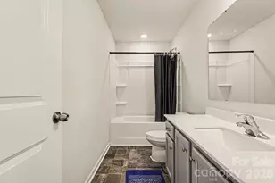 7125 Maple Run Cir, Charlotte, NC 28215 - Photo 13