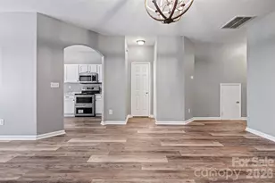 7611 Abigail Glen Dr, Charlotte, NC 28212 - Photo 7