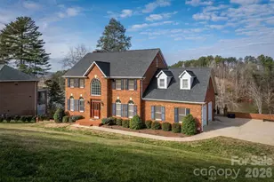 46 Mariners Point Ln, Hickory, NC 28601 - Photo 3
