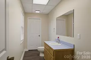 46 Mariners Point Ln, Hickory, NC 28601 - Photo 43