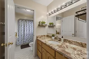 46 Mariners Point Ln, Hickory, NC 28601 - Photo 35