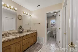 46 Mariners Point Ln, Hickory, NC 28601 - Photo 31