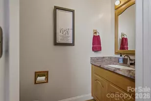 46 Mariners Point Ln, Hickory, NC 28601 - Photo 27
