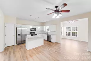 4901 Sunburst Ln, Charlotte, NC 28213 - Photo 15