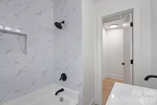 1004 Druid Cir, Charlotte, NC 28206 - Photo 17