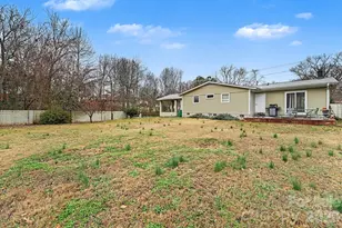 4206 Tipperary Pl, Charlotte, NC 28215 - Photo 23