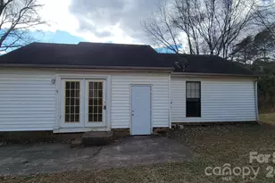 7037 Ravenglass Ln, Mint Hill, NC 28227 - Photo 3