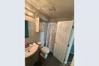 6832 Delta Lake Drive, Charlotte, NC 28215 - Photo 13