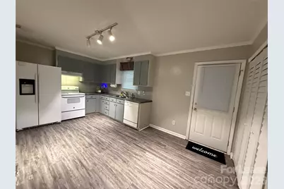 6832 Delta Lake Drive, Charlotte, NC 28215 - Photo 11