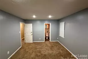 6832 Delta Lake Dr, Charlotte, NC 28215 - Photo 9