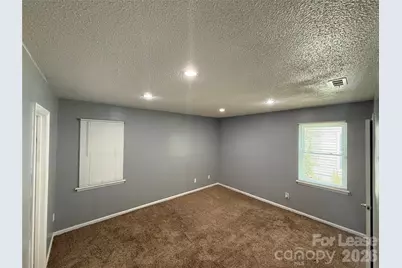 6832 Delta Lake Drive, Charlotte, NC 28215 - Photo 7