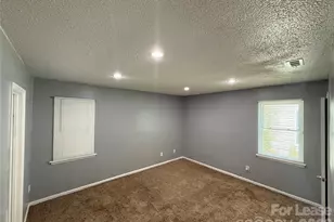 6832 Delta Lake Dr, Charlotte, NC 28215 - Photo 7