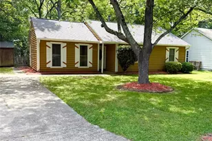 6832 Delta Lake Dr, Charlotte, NC 28215 - Photo 1