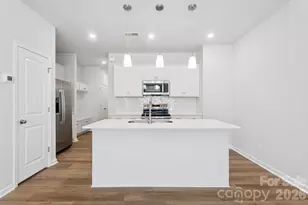 5106 Orchardview Wy, Charlotte, NC 28216 - Photo 7