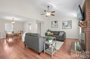 9500 Kent Village Dr, Charlotte, NC 28269 - Photo 13