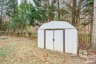 9500 Kent Village Dr, Charlotte, NC 28269 - Photo 5