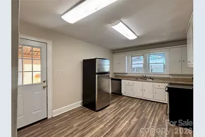 2145 14th Avenue SW, Hickory, NC 28602 - Photo 7