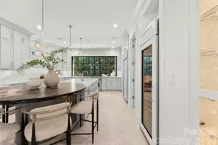 4231 Fox Brook Ln, Charlotte, NC 28211 - Photo 13