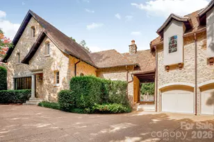 4231 Fox Brook Ln, Charlotte, NC 28211 - Photo 5