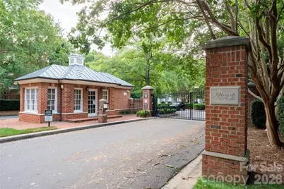 4231 Fox Brook Lane, Charlotte, NC 28211 - Photo 3