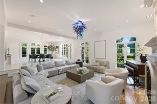 4231 Fox Brook Ln, Charlotte, NC 28211 - Photo 9