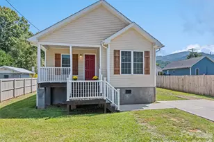 721 Camelot Dr, Waynesville, NC 28786 - Photo 1